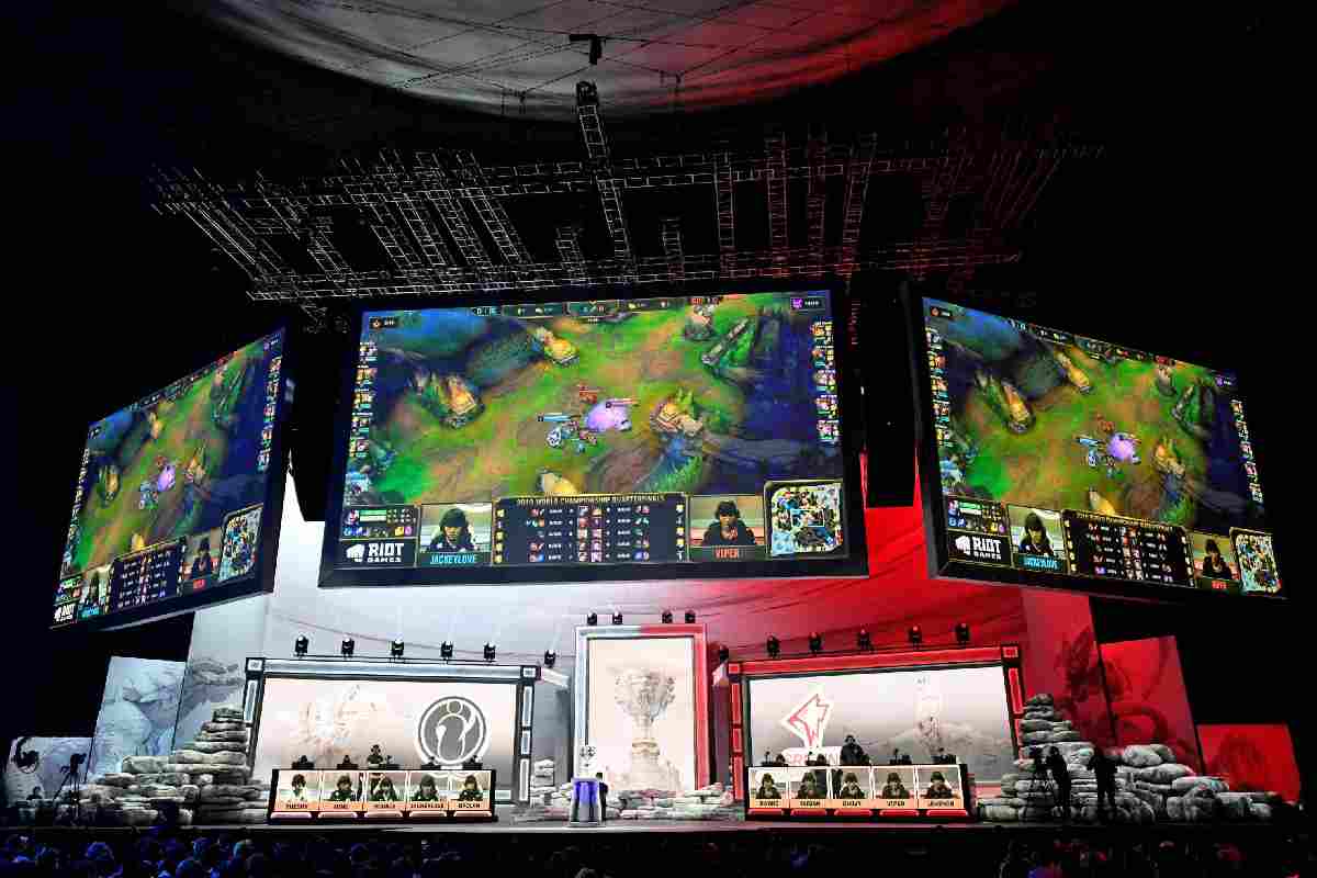 League of Legends, Riot Games svela il nuovo gioco di carte collezionabili